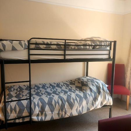 Lea Hurst B & B ボーンマス エクステリア 写真