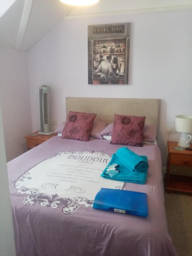 Lea Hurst B & B ボーンマス エクステリア 写真