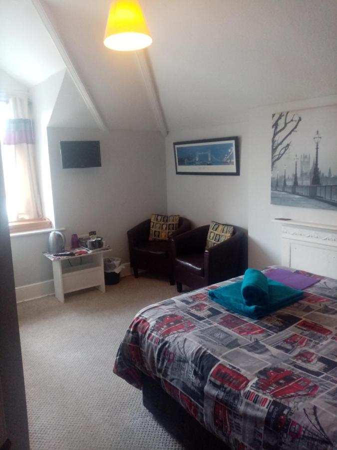 Lea Hurst B & B ボーンマス エクステリア 写真