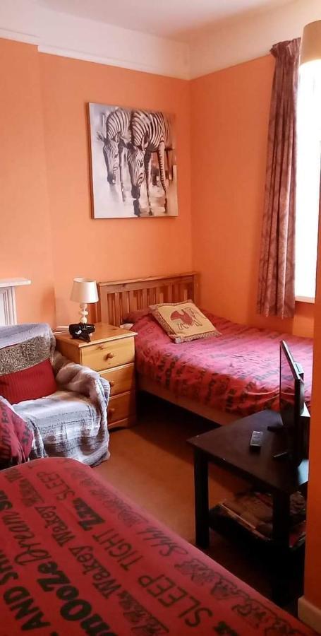 Lea Hurst B & B ボーンマス エクステリア 写真